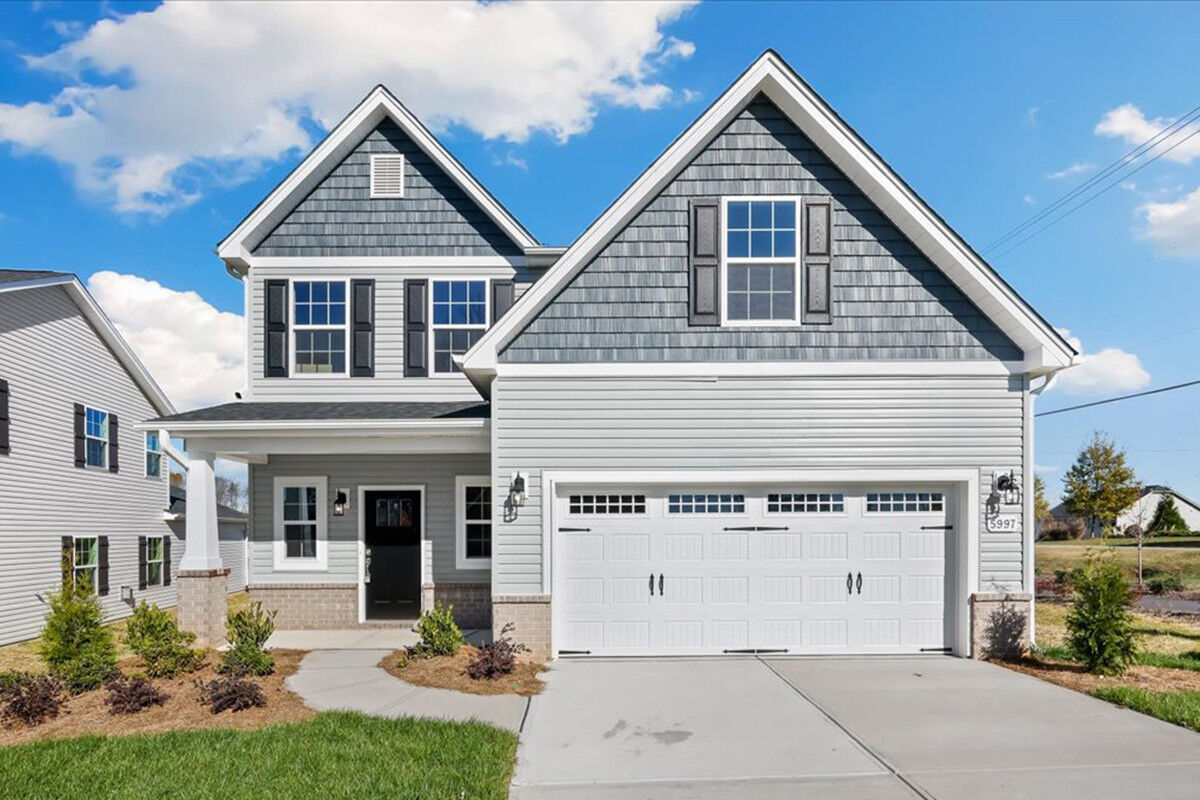 https://assets.windsorhomes.us/img/OWL_lot5_Roanoke_B_5997_Elk Ridge_Dr_exterior_Full_front_cropped.jpg